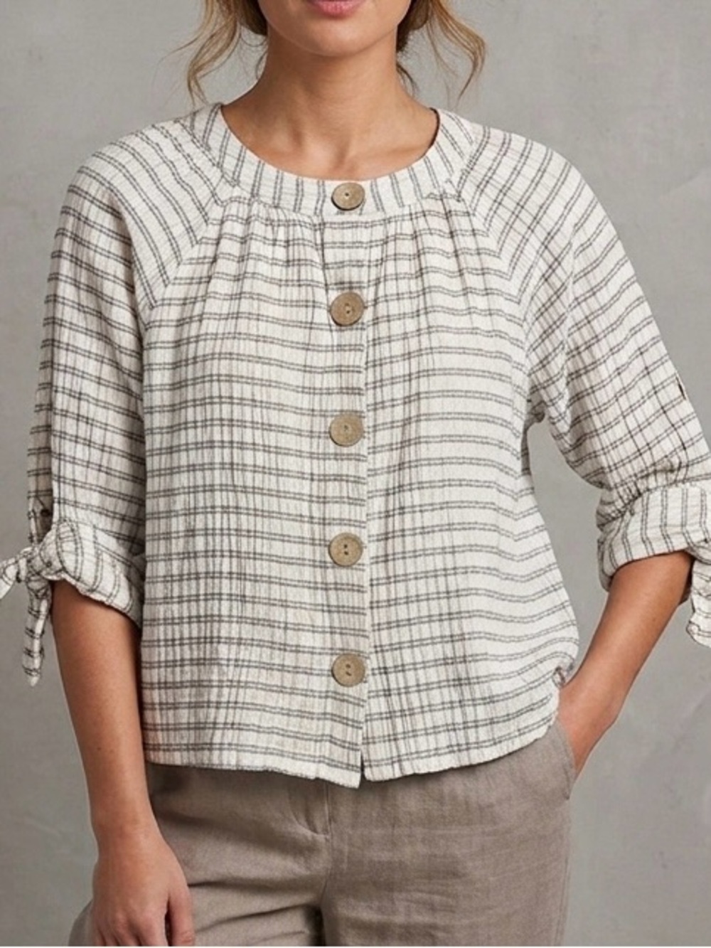 Sundance Top Women's Size L Gray White Costal Nautical Striped Puckered Cotton